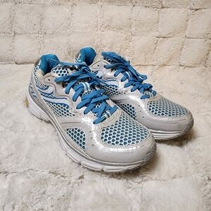 Womens Abeo Aero Revel Vibram Blue and White Athletic Sneaker Size 8.5